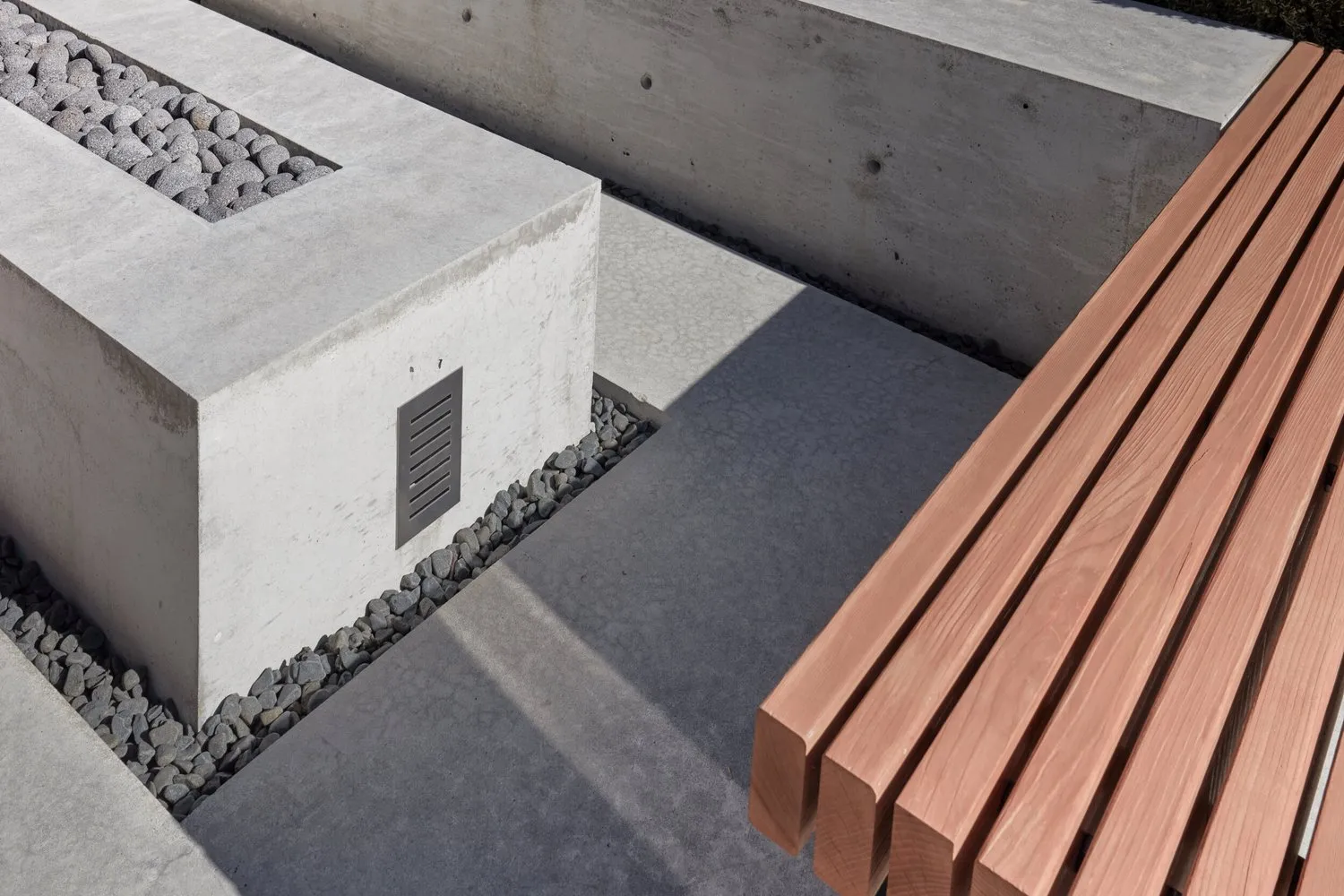 Sunken pool with architectural concrete surround, Edgemont, North Vancouver